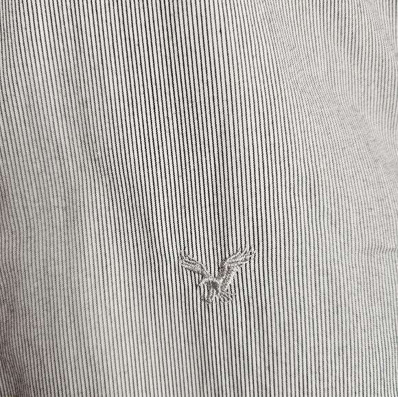 NWOT American Eagle Men's Pinstripe Button Down - Picture 5 of 5